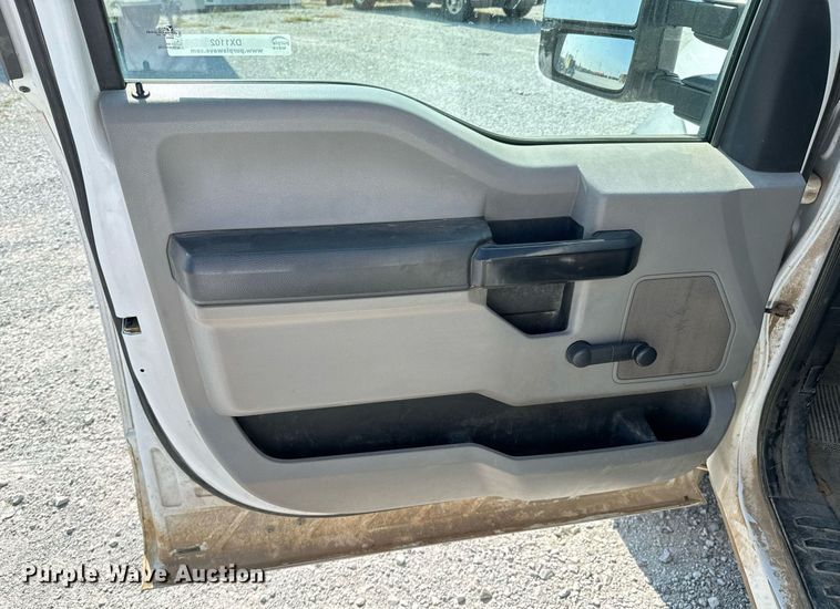 image for item DX1102 2017 Ford F550 Super Duty XL bucket truck