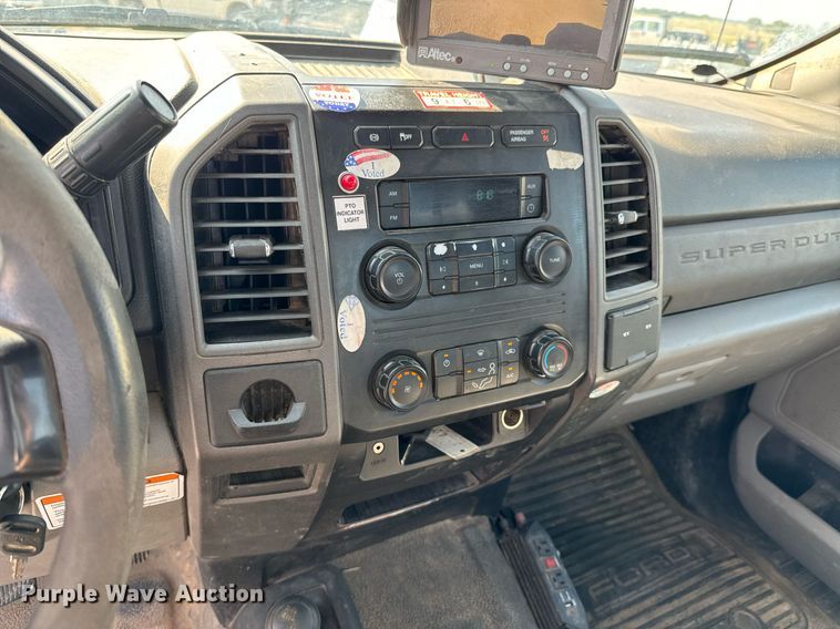 image for item DX1102 2017 Ford F550 Super Duty XL bucket truck