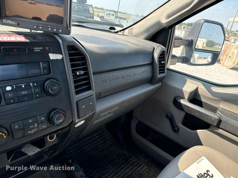 image for item DX1102 2017 Ford F550 Super Duty XL bucket truck