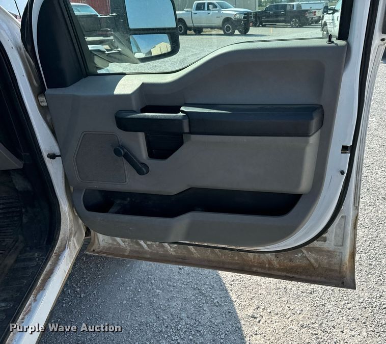 image for item DX1102 2017 Ford F550 Super Duty XL bucket truck