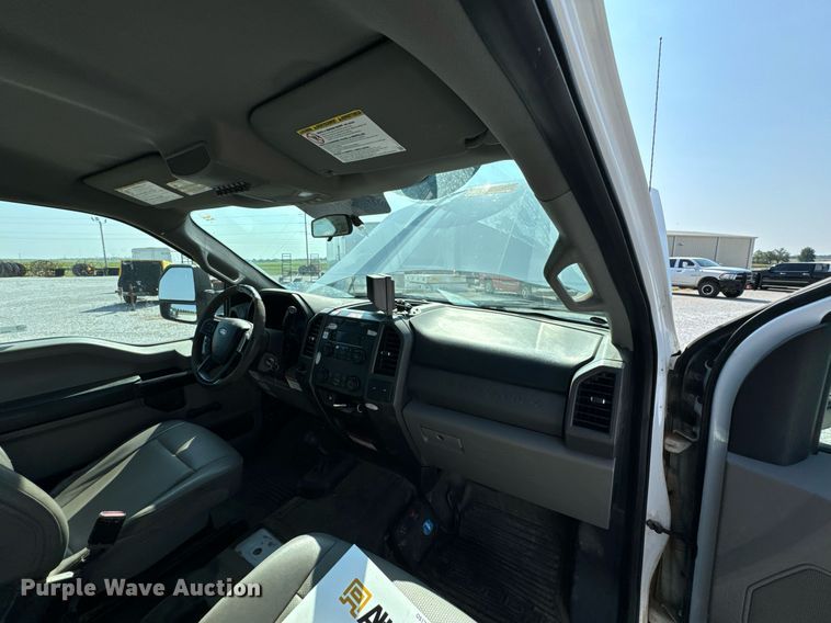 image for item DX1102 2017 Ford F550 Super Duty XL bucket truck