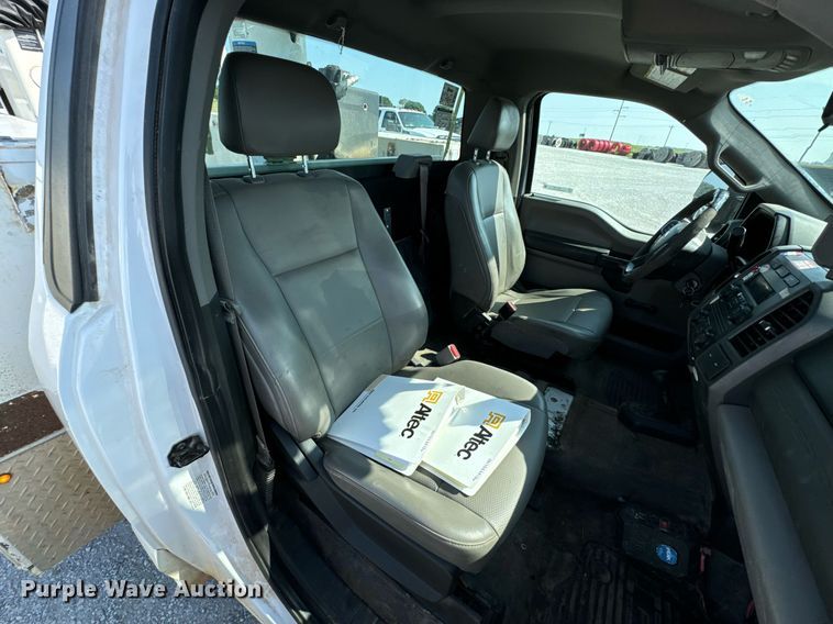 image for item DX1102 2017 Ford F550 Super Duty XL bucket truck