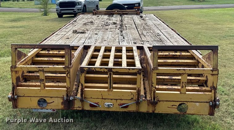 image for item DX3565 1982 Dugan equipment trailer