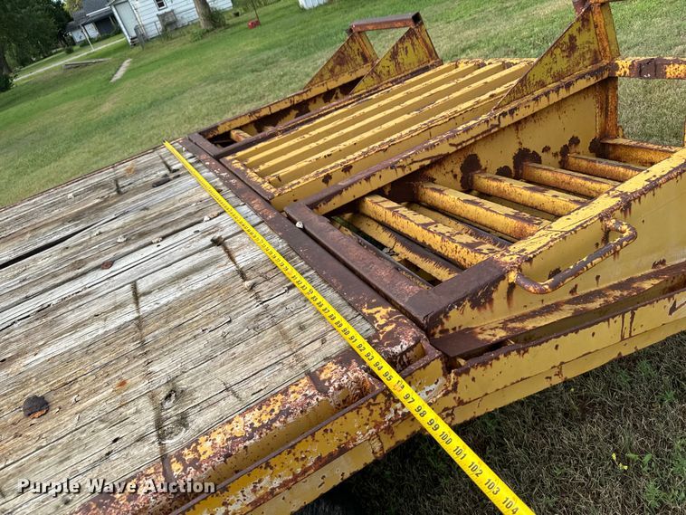 image for item DX3565 1982 Dugan equipment trailer