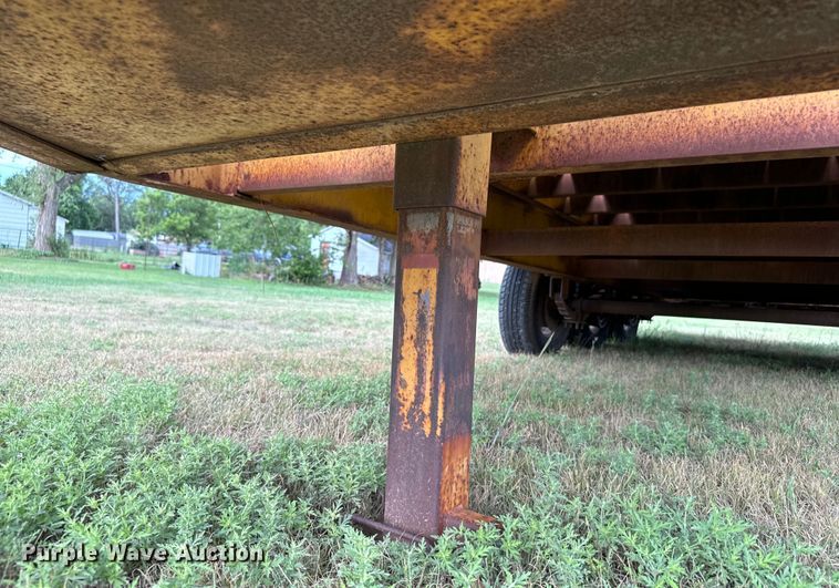image for item DX3565 1982 Dugan equipment trailer