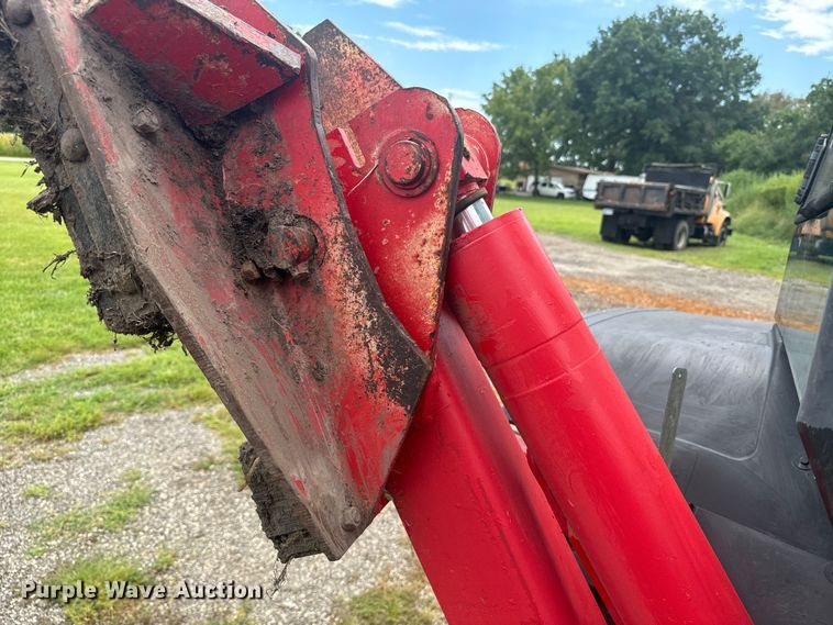 image for item EE7492 1996 Ford 555D backhoe