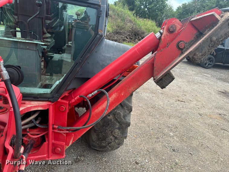 image for item EE7492 1996 Ford 555D backhoe