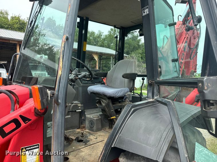 image for item EE7492 1996 Ford 555D backhoe