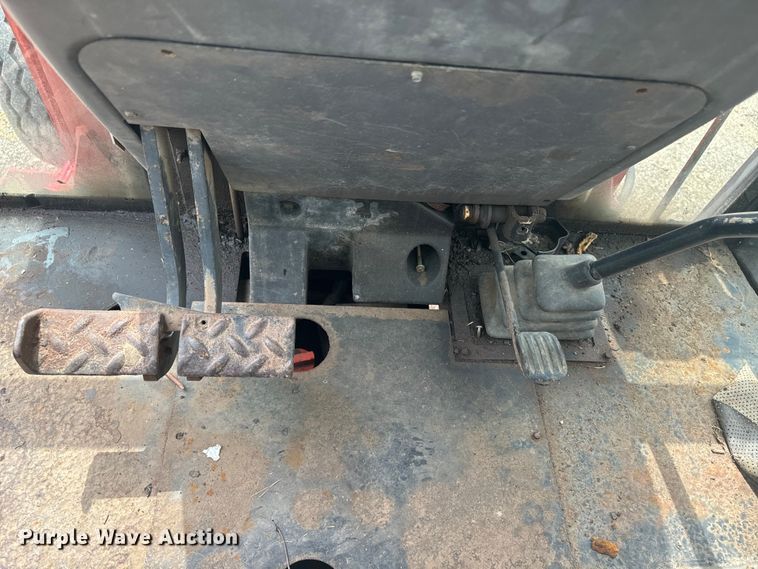 image for item EE7492 1996 Ford 555D backhoe