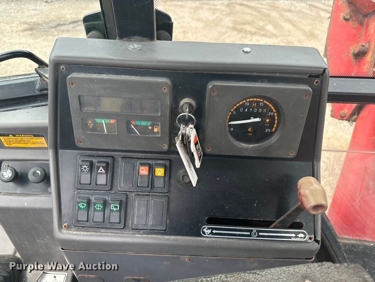 image for item EE7492 1996 Ford 555D backhoe