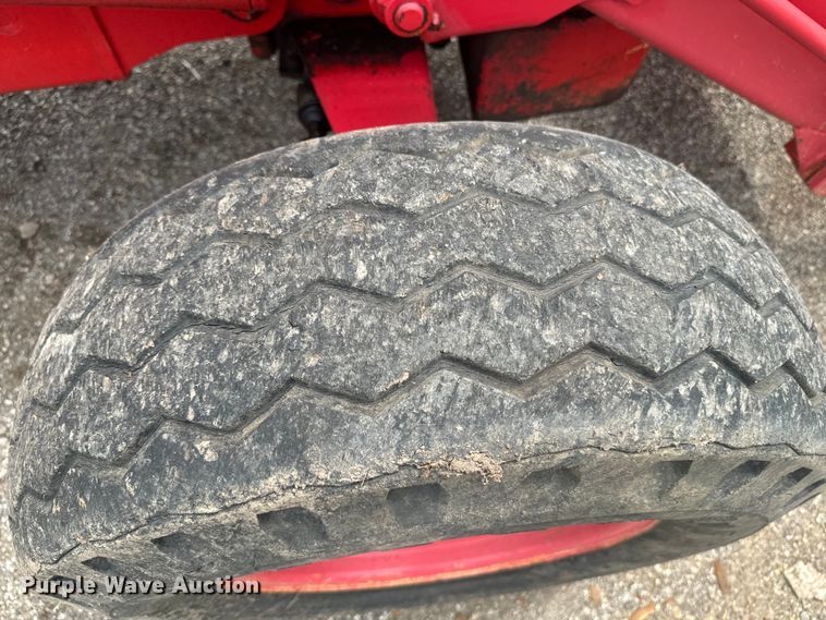 image for item EE7492 1996 Ford 555D backhoe