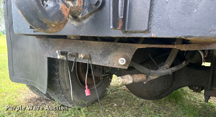 image for item EE7493 1995 International  4900 dump truck