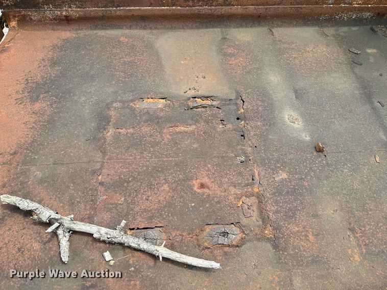 image for item EE7493 1995 International  4900 dump truck