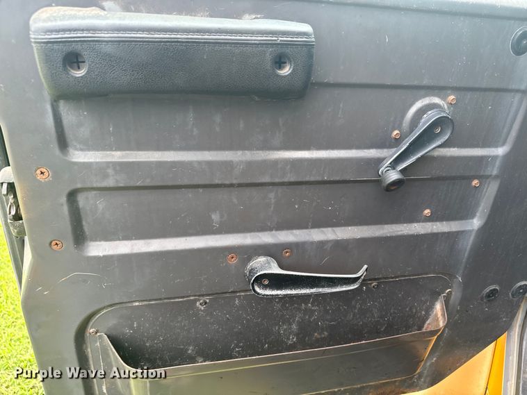 image for item EE7493 1995 International  4900 dump truck