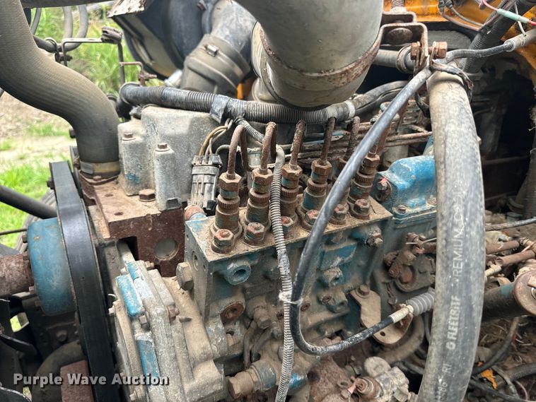 image for item EE7493 1995 International  4900 dump truck