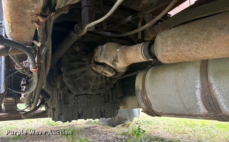 image for item EE7493 1995 International  4900 dump truck