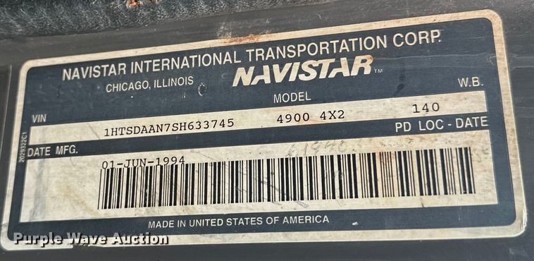 image for item EE7493 1995 International  4900 dump truck