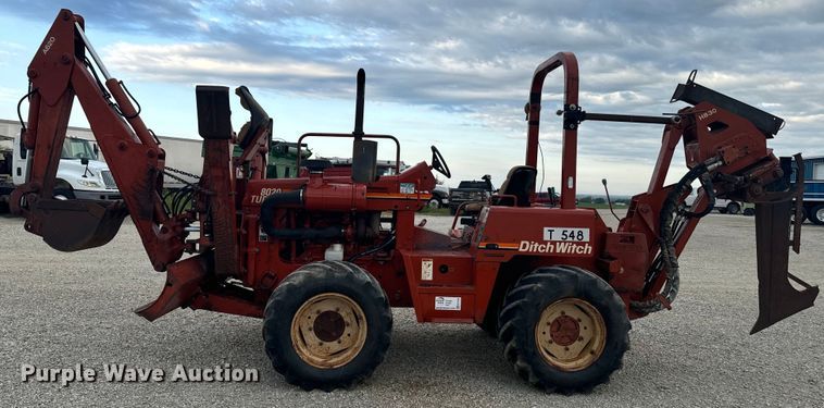 image for item EE7494 2000 Ditch Witch 8020T vibratory cable plow