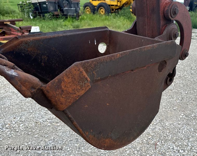 image for item EE7494 2000 Ditch Witch 8020T vibratory cable plow