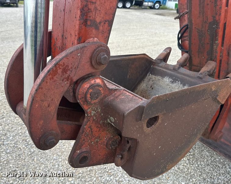 image for item EE7494 2000 Ditch Witch 8020T vibratory cable plow