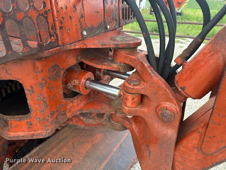 image for item EE7494 2000 Ditch Witch 8020T vibratory cable plow