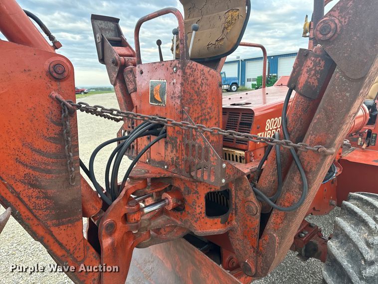 image for item EE7494 2000 Ditch Witch 8020T vibratory cable plow