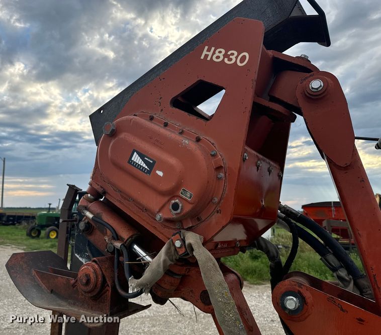 image for item EE7494 2000 Ditch Witch 8020T vibratory cable plow