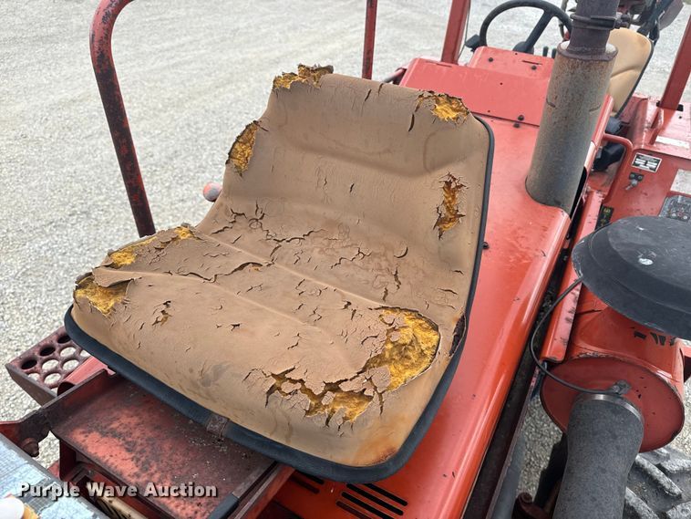 image for item EE7494 2000 Ditch Witch 8020T vibratory cable plow