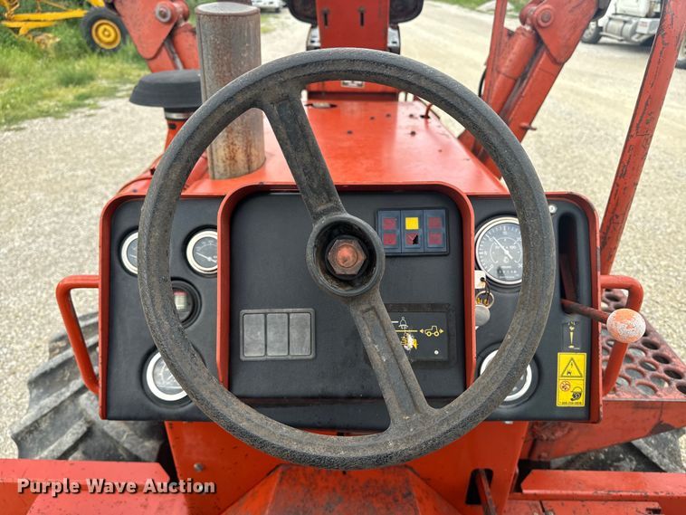 image for item EE7494 2000 Ditch Witch 8020T vibratory cable plow