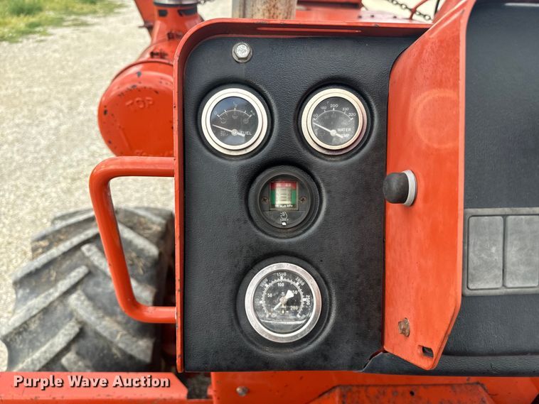 image for item EE7494 2000 Ditch Witch 8020T vibratory cable plow