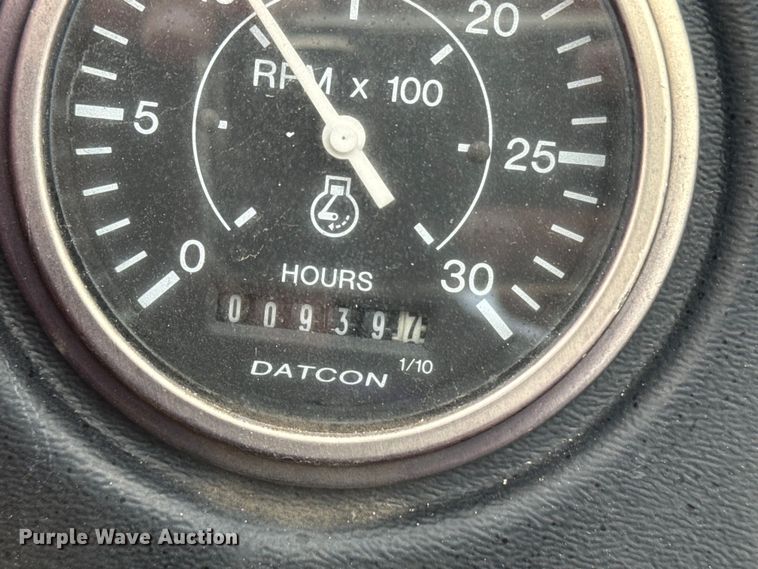 image for item EE7494 2000 Ditch Witch 8020T vibratory cable plow