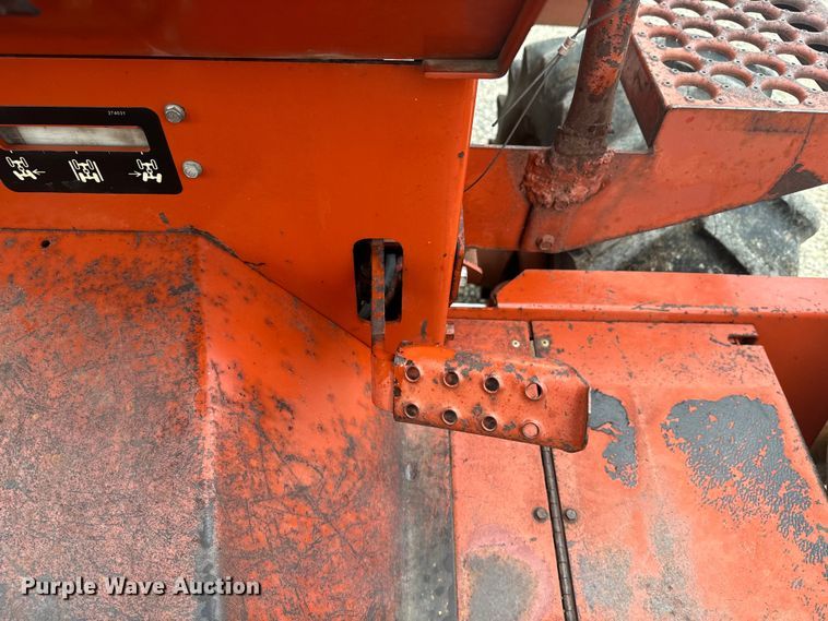 image for item EE7494 2000 Ditch Witch 8020T vibratory cable plow