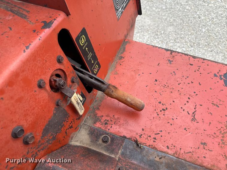 image for item EE7494 2000 Ditch Witch 8020T vibratory cable plow