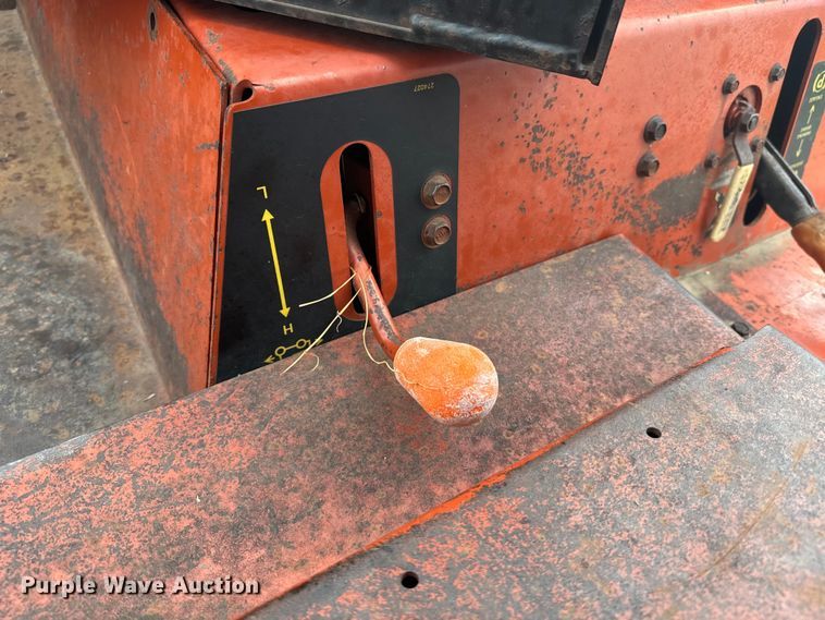 image for item EE7494 2000 Ditch Witch 8020T vibratory cable plow