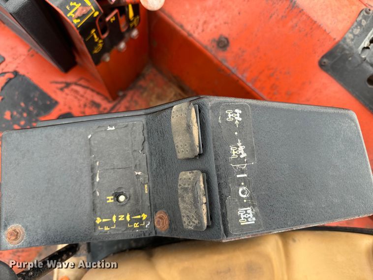 image for item EE7494 2000 Ditch Witch 8020T vibratory cable plow