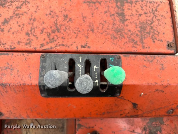 image for item EE7494 2000 Ditch Witch 8020T vibratory cable plow