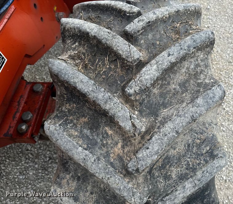 image for item EE7494 2000 Ditch Witch 8020T vibratory cable plow