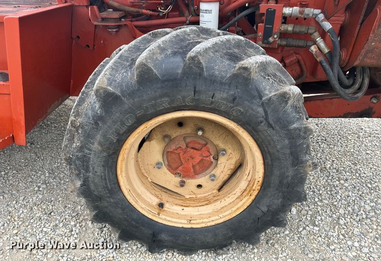 image for item EE7494 2000 Ditch Witch 8020T vibratory cable plow