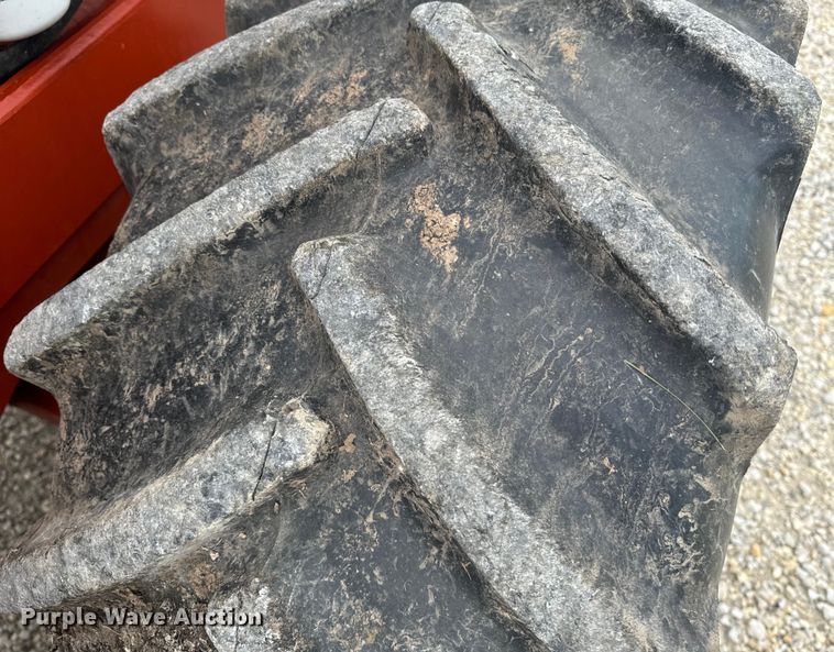 image for item EE7494 2000 Ditch Witch 8020T vibratory cable plow