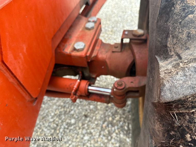 image for item EE7494 2000 Ditch Witch 8020T vibratory cable plow