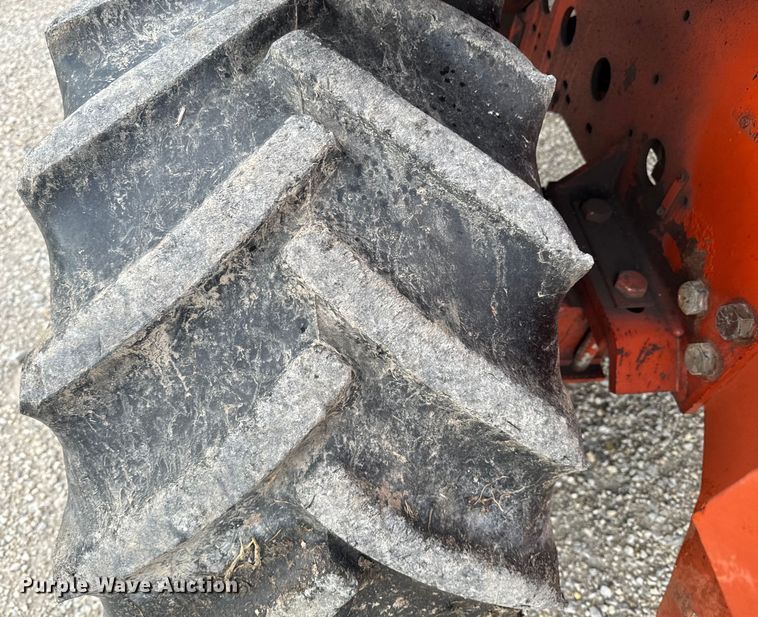 image for item EE7494 2000 Ditch Witch 8020T vibratory cable plow