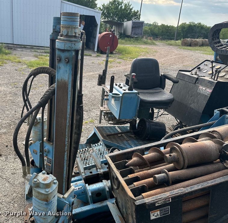 image for item EE7496 Straightline 2462 directional boring unit