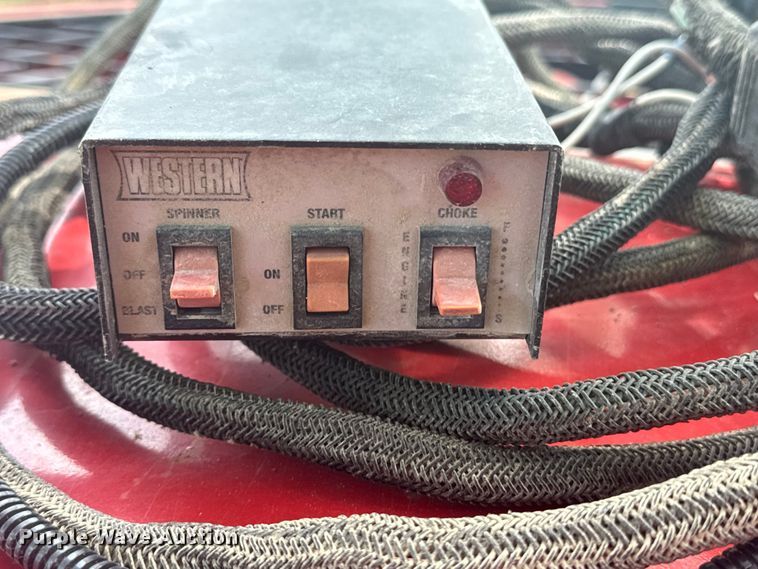 image for item EE7499 Western Icebreaker spreader