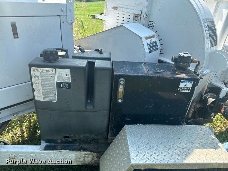 image for item EE7509 2011 Altec DC1317 wood chipper