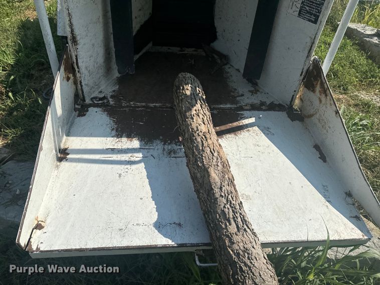 image for item EE7509 2011 Altec DC1317 wood chipper