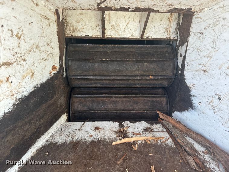 image for item EE7509 2011 Altec DC1317 wood chipper