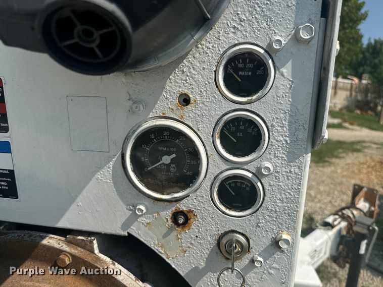 image for item EE7509 2011 Altec DC1317 wood chipper