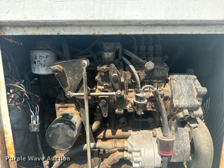 image for item EE7509 2011 Altec DC1317 wood chipper