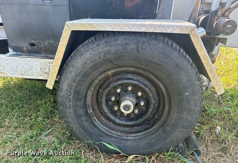 image for item EE7509 2011 Altec DC1317 wood chipper