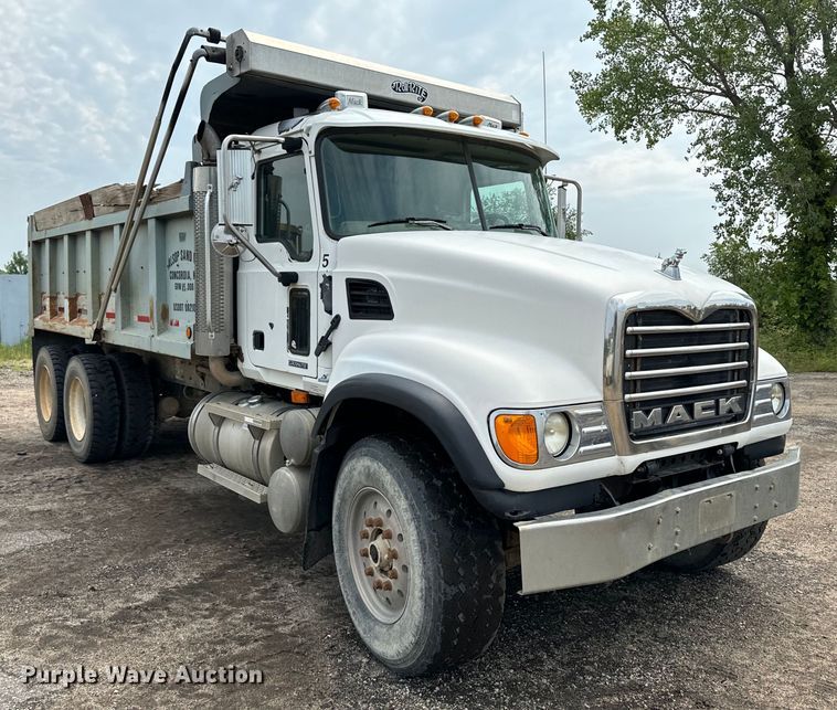 image for item EE7534 2005 Mack CV713 dump truck
